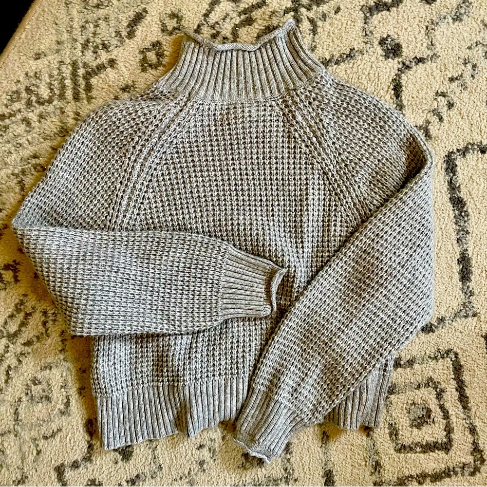 American eagle sweater